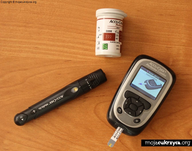 Glukometr Accu-Chek Performa Combo