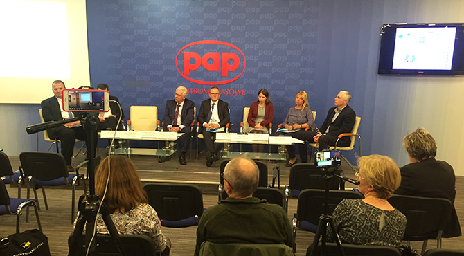 Nowocześnie monitoruję - lepiej kontroluję. Raport o monitorowaniu cukrzycy