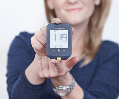 Glukometr Optium Xido Neo